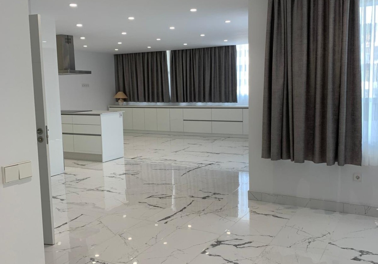 Moderno apartamento de lujo a pocos pasos Playa Las Vistas