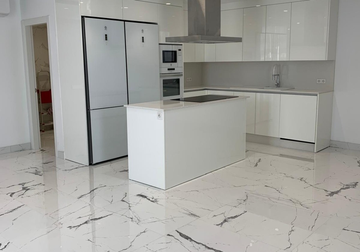 Moderno apartamento de lujo a pocos pasos Playa Las Vistas