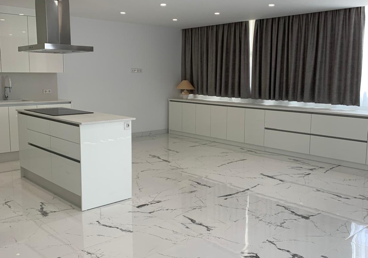Moderno apartamento de lujo a pocos pasos Playa Las Vistas