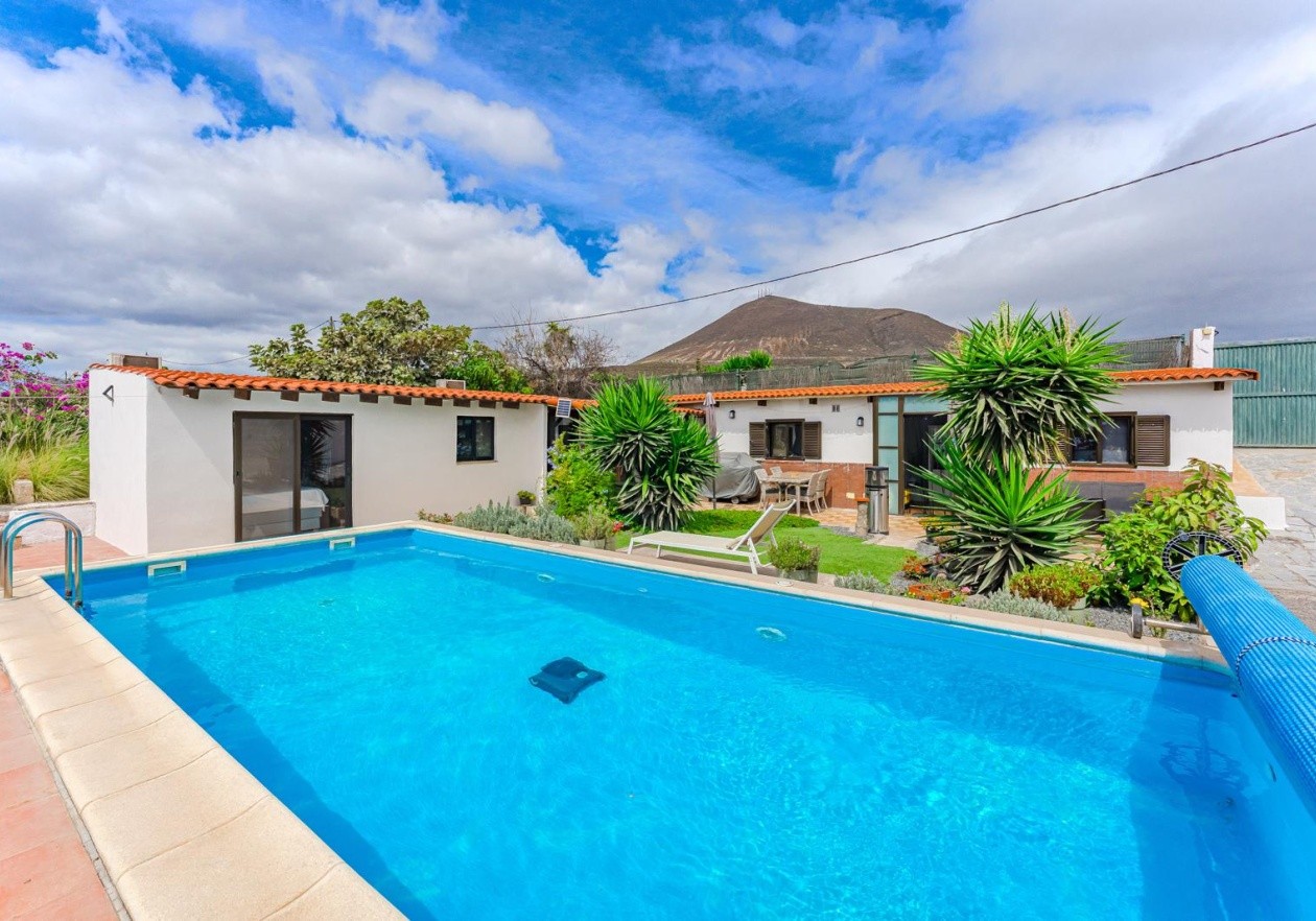 Casa independiente con piscina - San Isidro, Granadilla de Abona