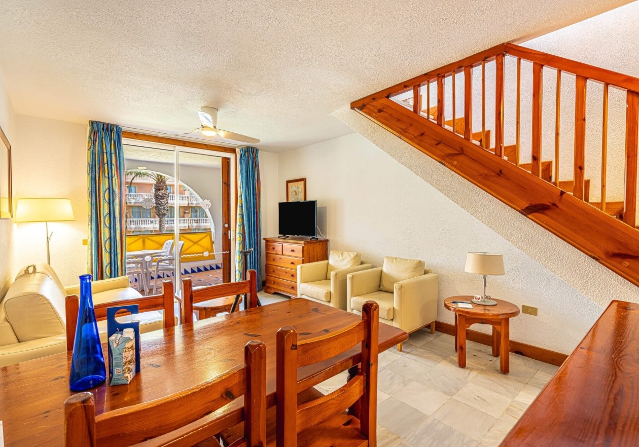 Dúplex de 1 dormitorio en Parque Santiago 3 – Vistas laterales al mar y montaña