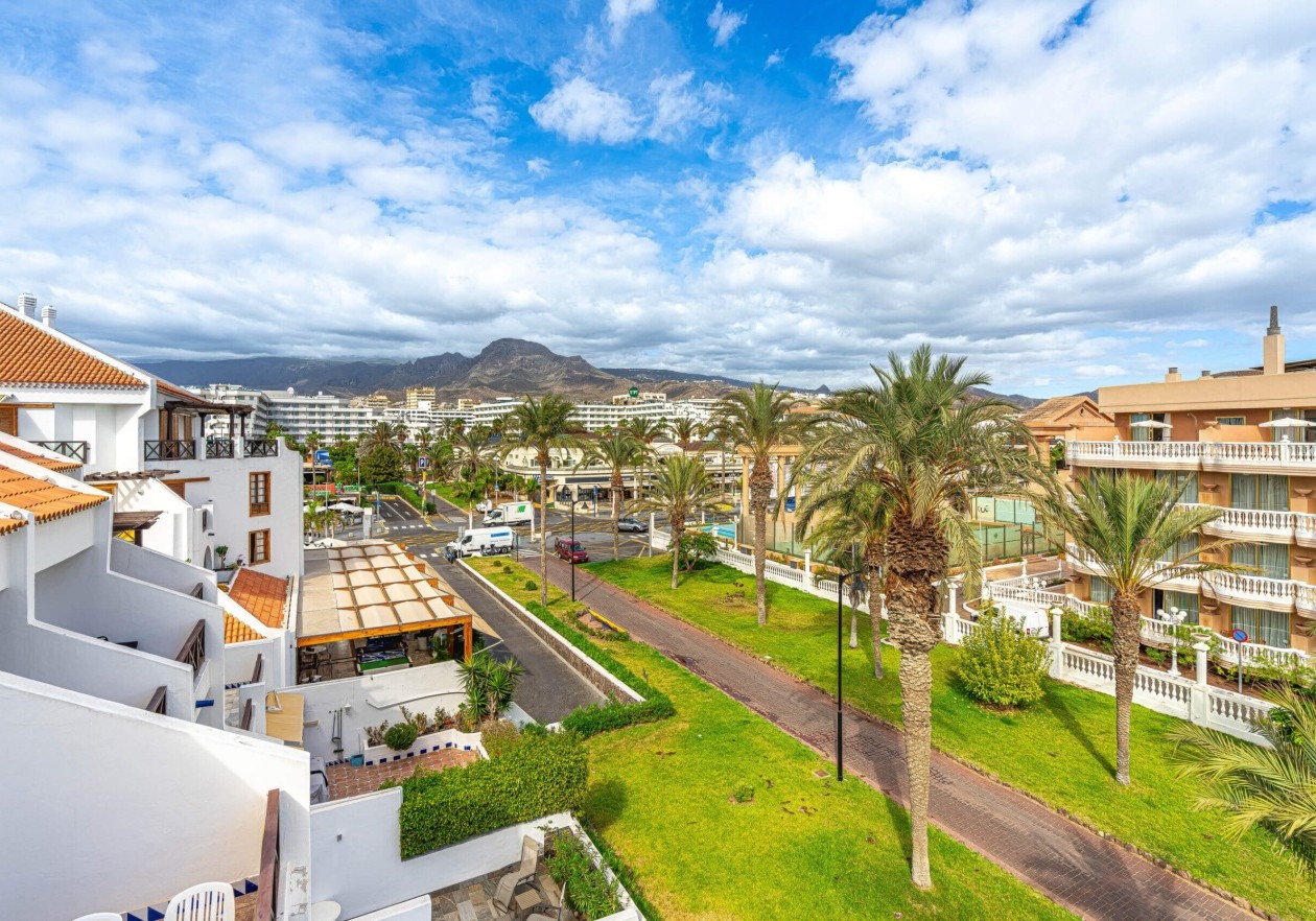Dúplex de 1 dormitorio en Parque Santiago 3 – Vistas laterales al mar y montaña