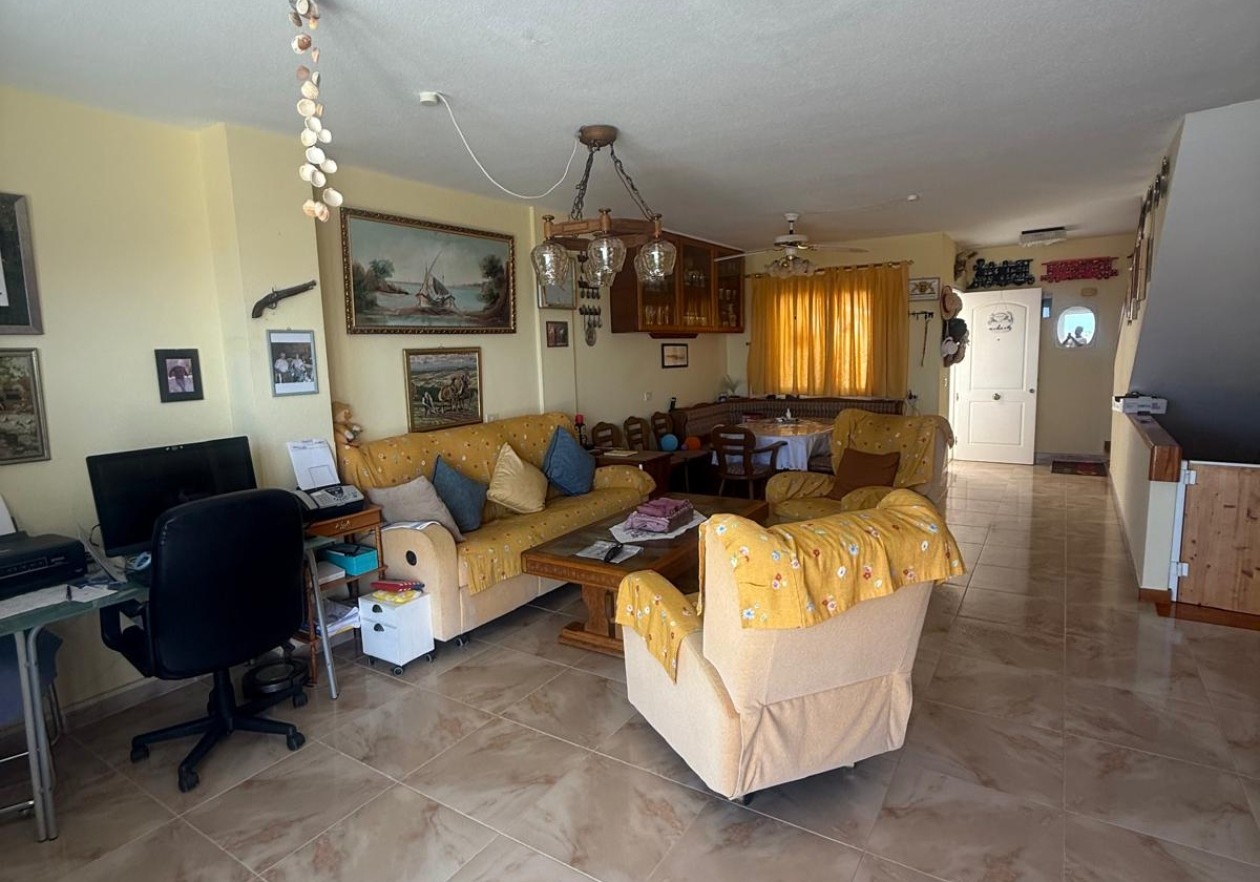 Townhouse with Sea Views in Roque del Conde