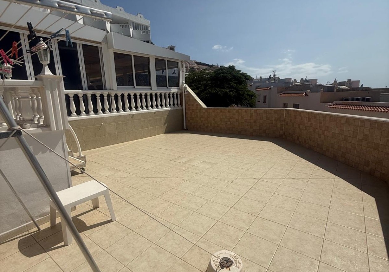 Townhouse with Sea Views in Roque del Conde