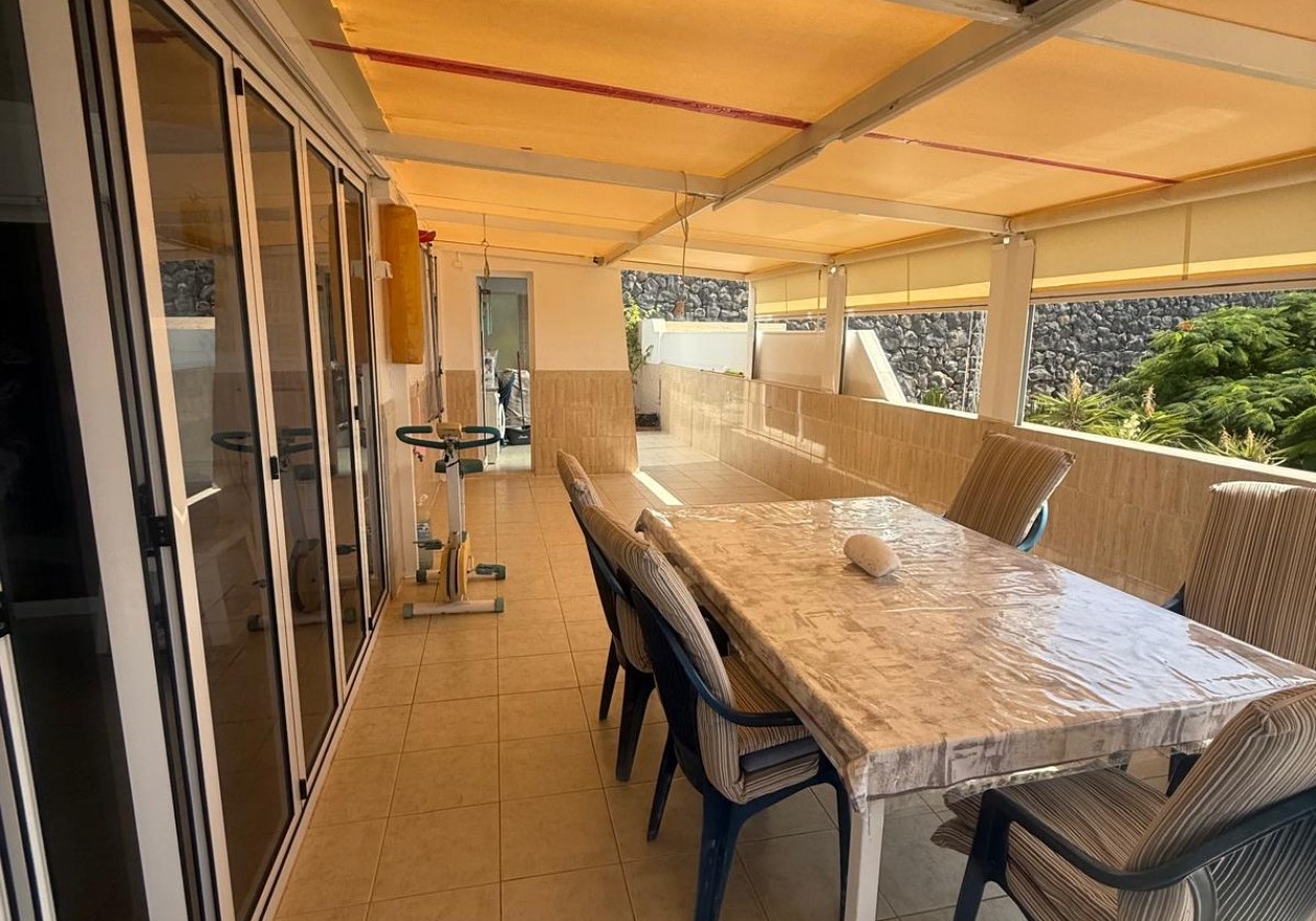 Townhouse with Sea Views in Roque del Conde