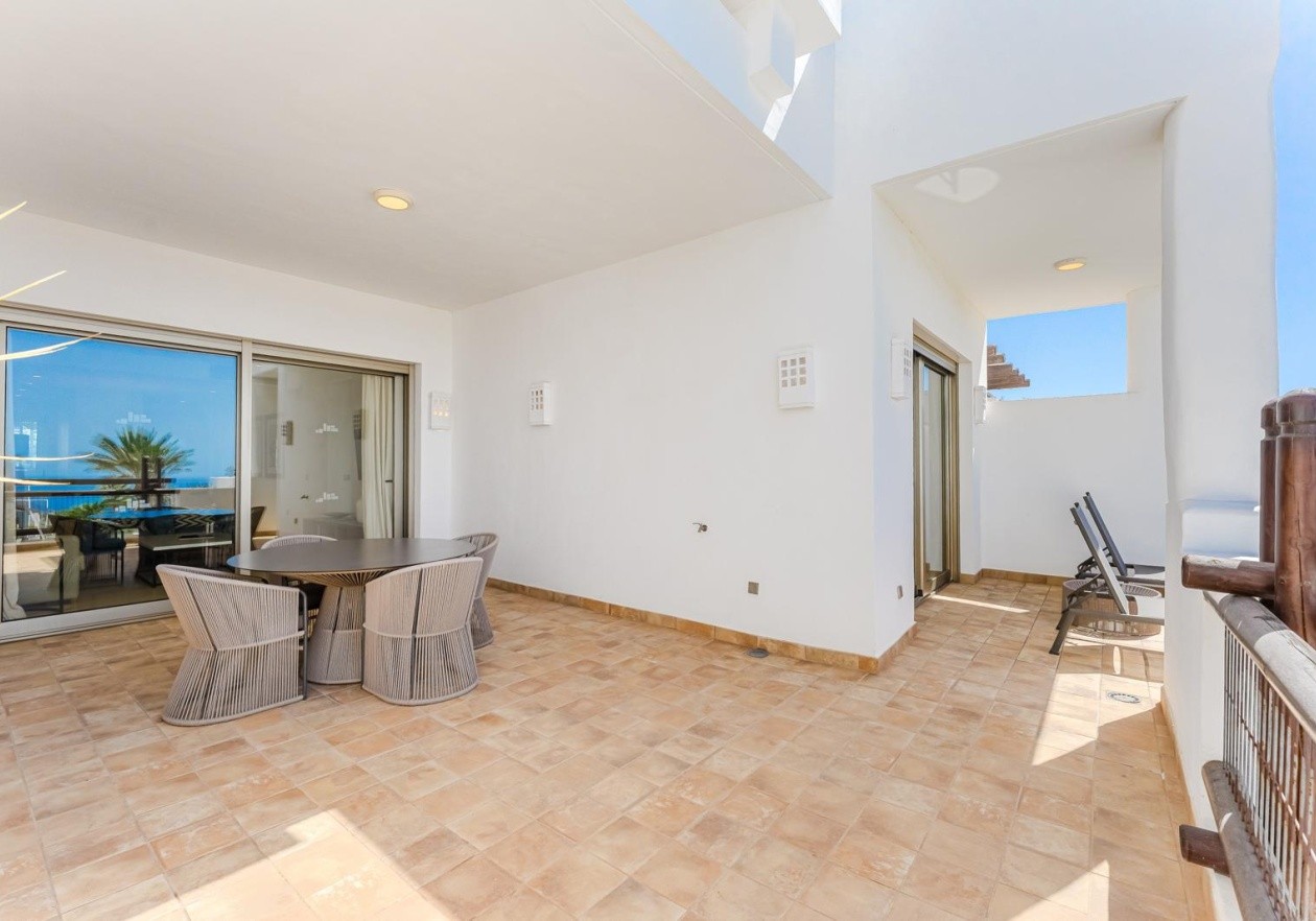 Extraordinary 2-bedroom apartment in Las Terrazas de Abama – Guía de Isora