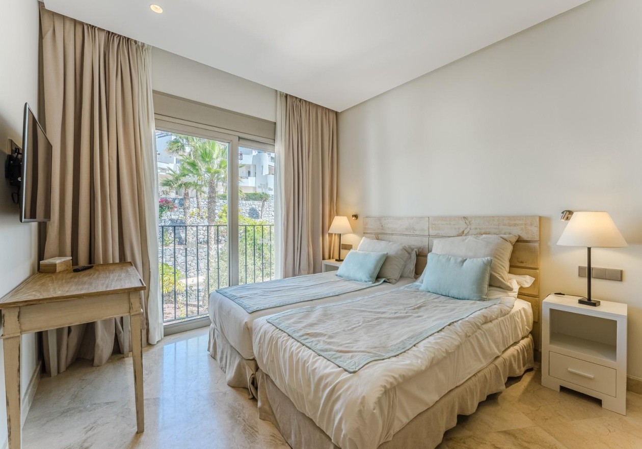 Extraordinary 2-bedroom apartment in Las Terrazas de Abama – Guía de Isora