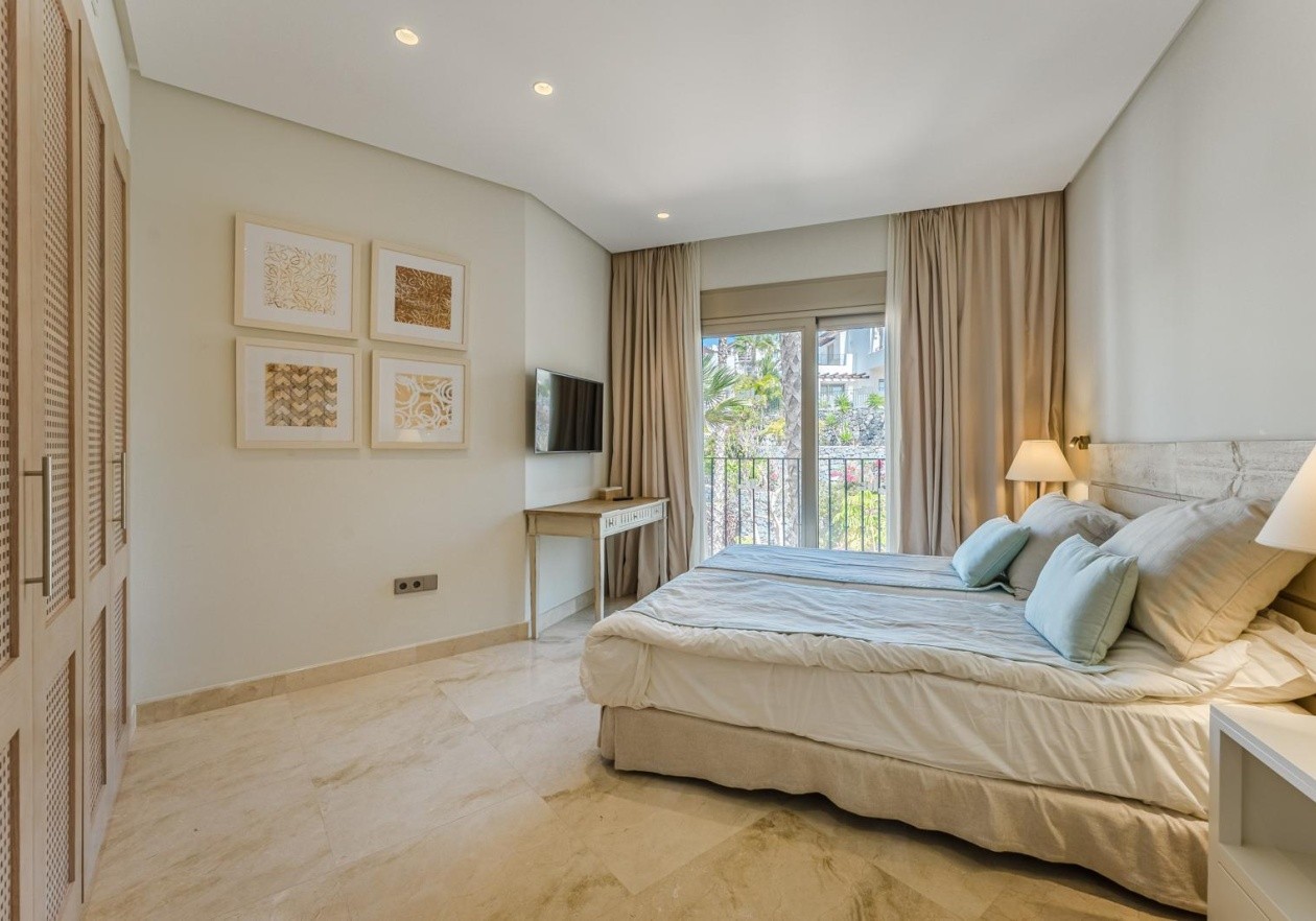 Extraordinary 2-bedroom apartment in Las Terrazas de Abama – Guía de Isora