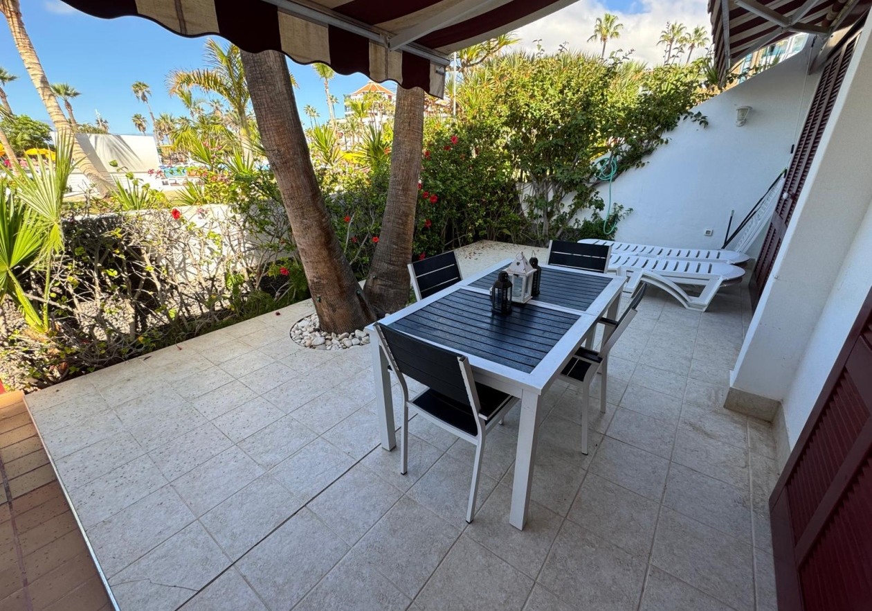 2-bedroom flat with large terrace in Parque Santiago IV