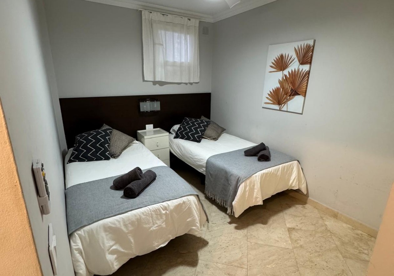 2-bedroom flat with large terrace in Parque Santiago IV