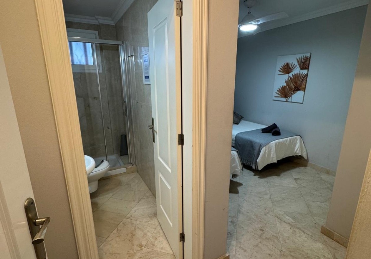 2-bedroom flat with large terrace in Parque Santiago IV