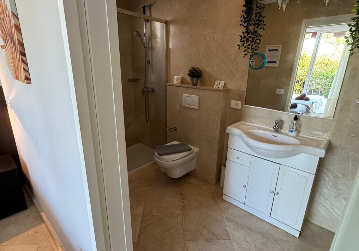 2-bedroom flat with large terrace in Parque Santiago IV