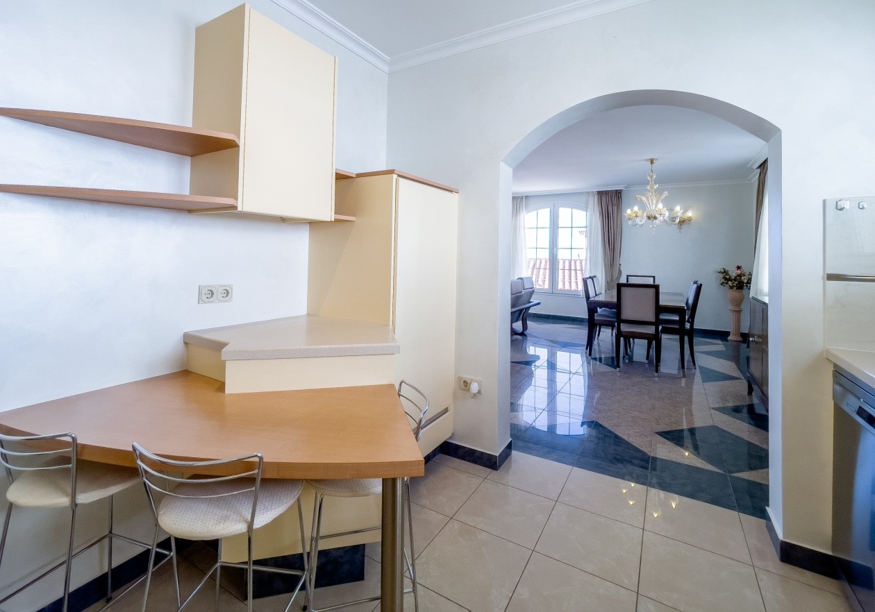 Lujosa villa en el complejo Parque la Duquesa - Bahía del Duque