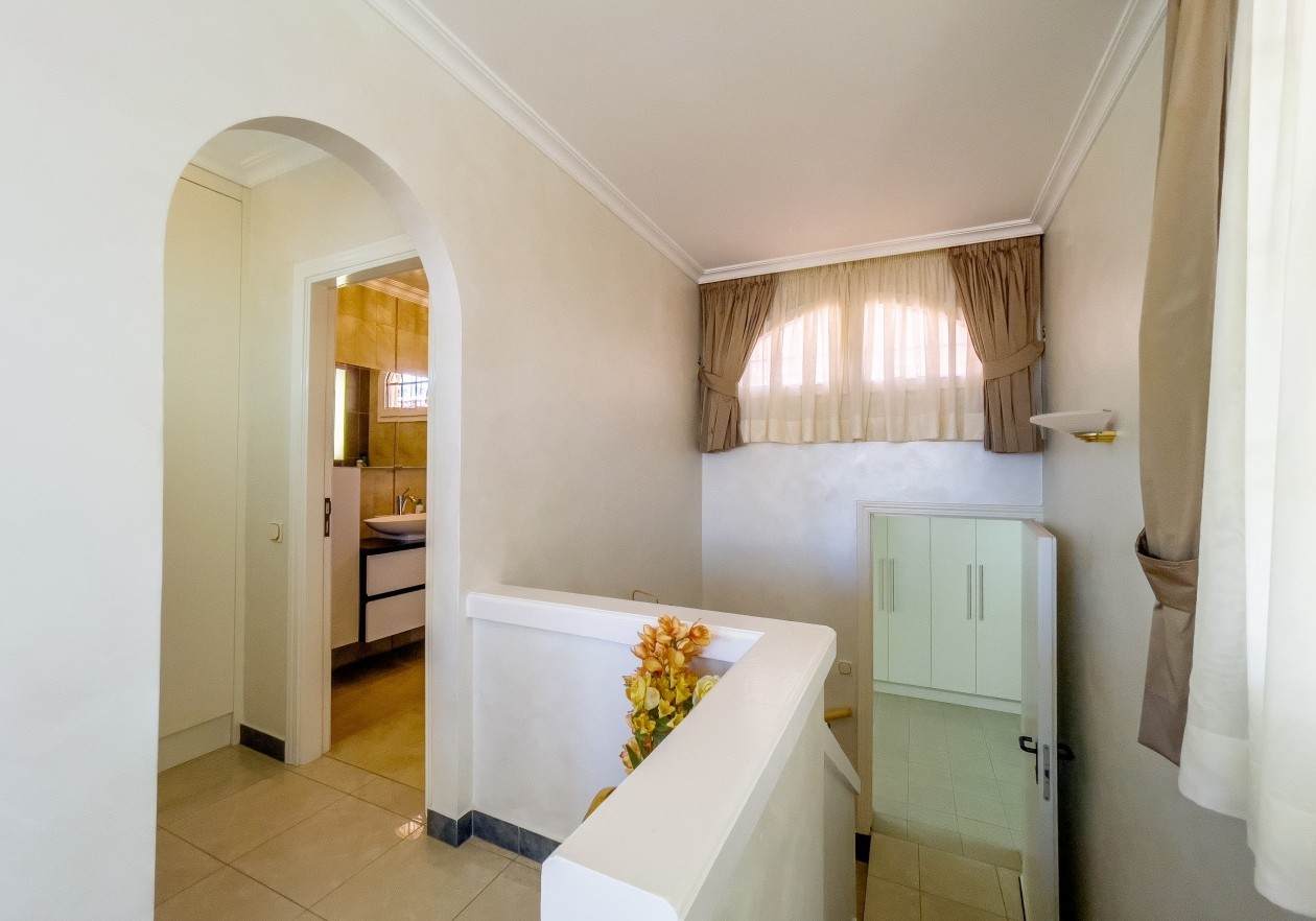 Lujosa villa en el complejo Parque la Duquesa - Bahía del Duque