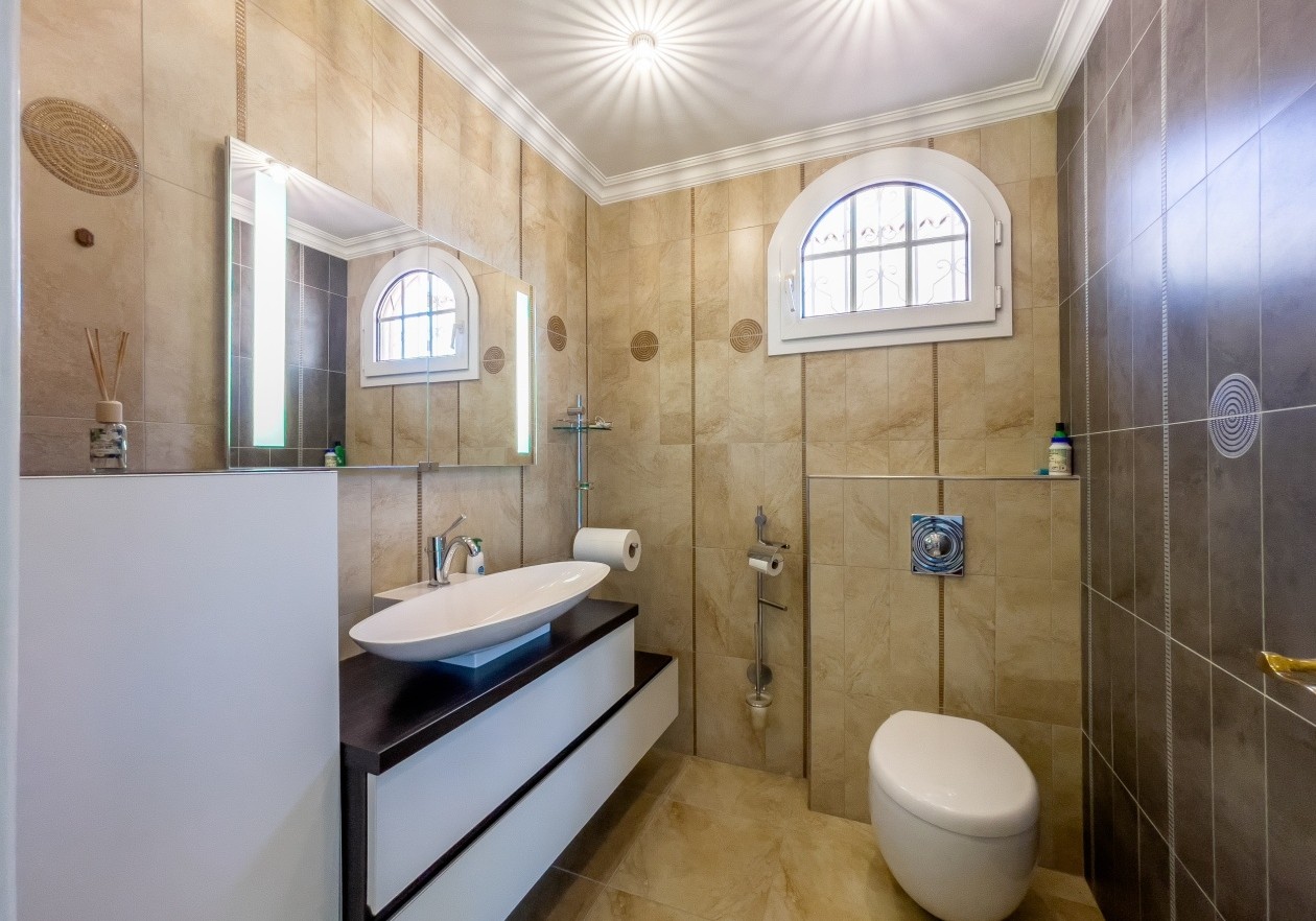 Lujosa villa en el complejo Parque la Duquesa - Bahía del Duque