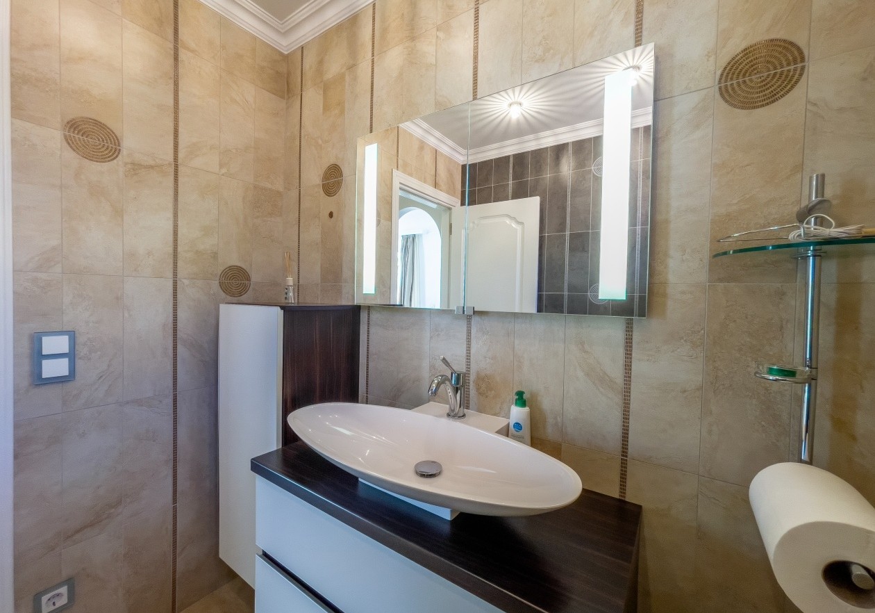 Lujosa villa en el complejo Parque la Duquesa - Bahía del Duque