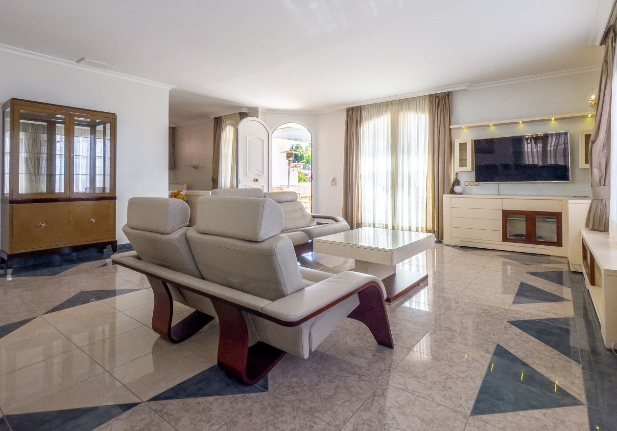 Lujosa villa en el complejo Parque la Duquesa - Bahía del Duque