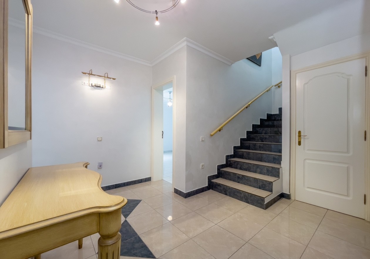 Lujosa villa en el complejo Parque la Duquesa - Bahía del Duque