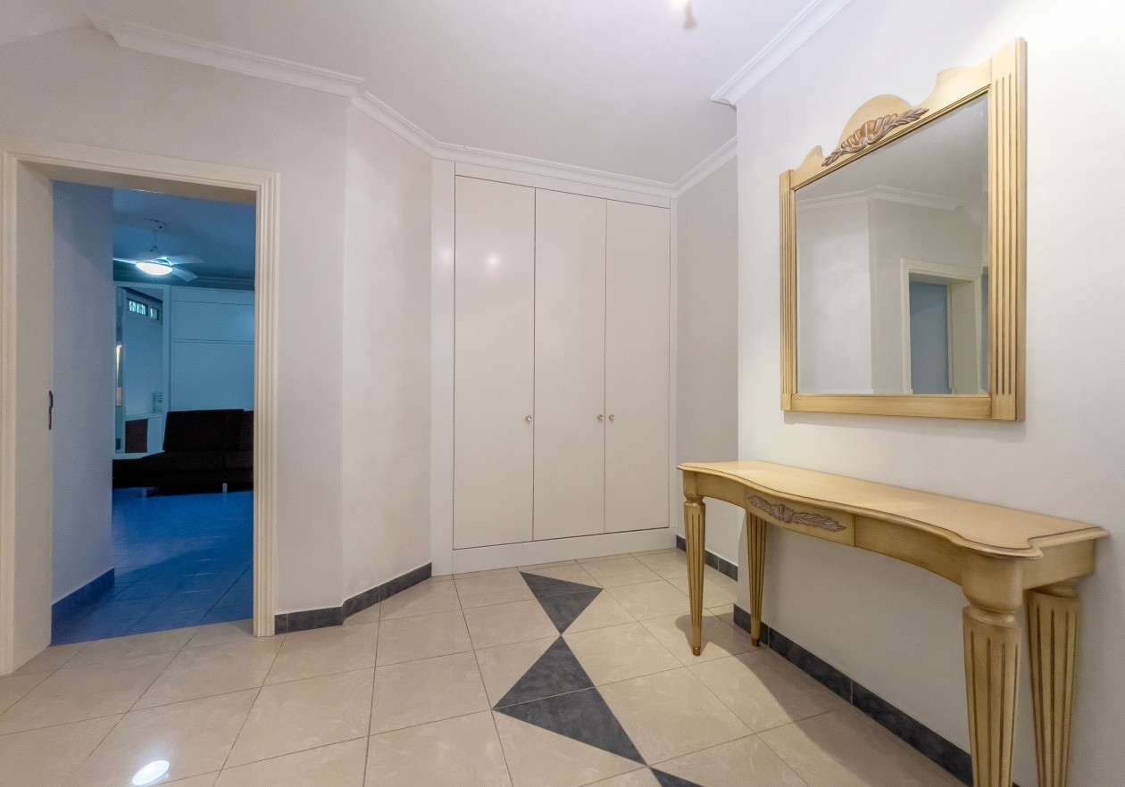 Lujosa villa en el complejo Parque la Duquesa - Bahía del Duque