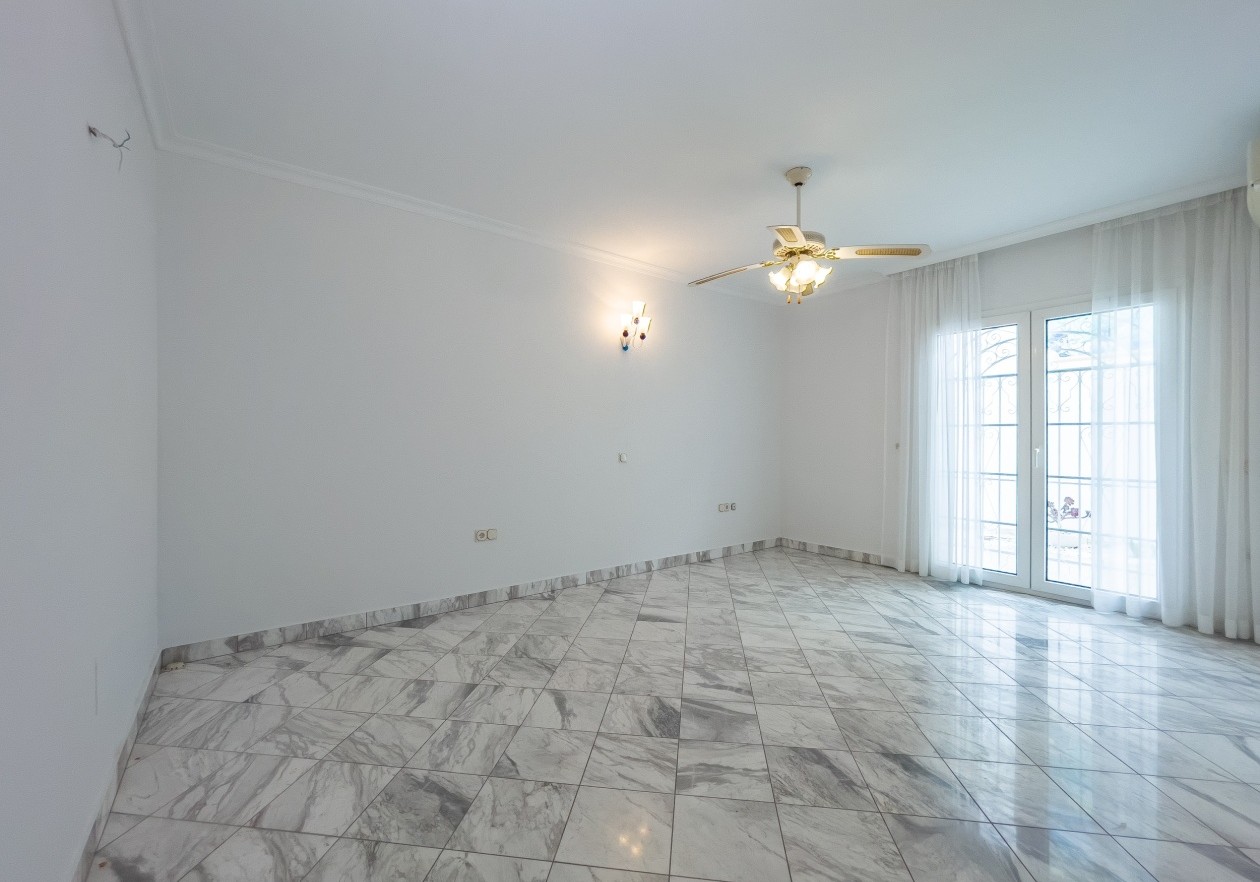 Lujosa villa en el complejo Parque la Duquesa - Bahía del Duque