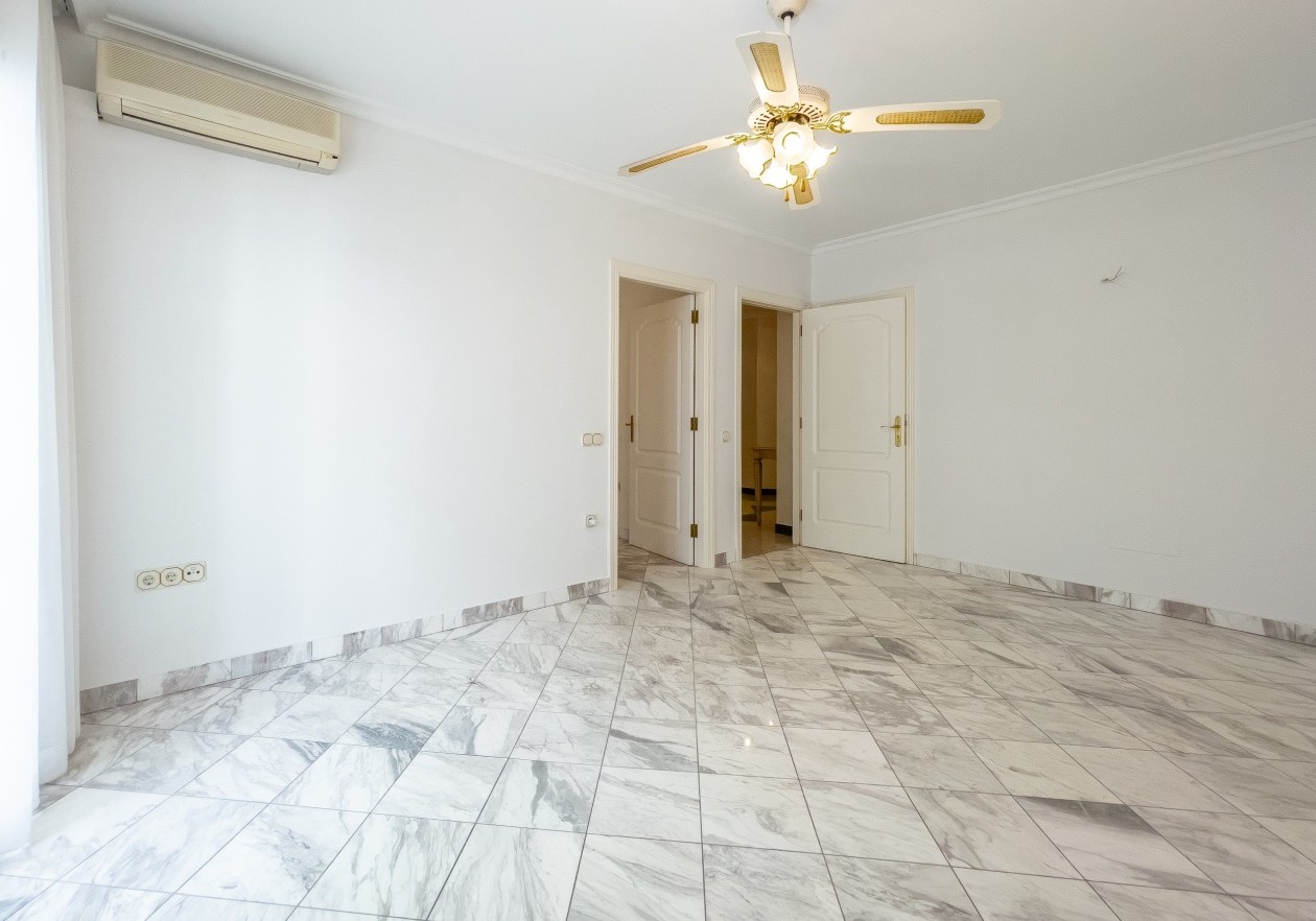 Lujosa villa en el complejo Parque la Duquesa - Bahía del Duque