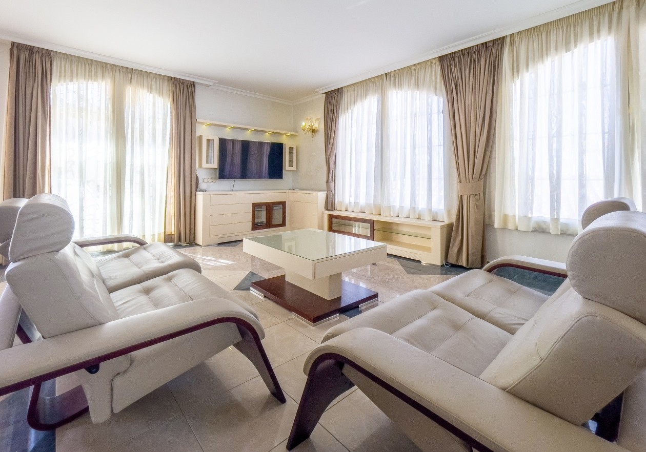 Lujosa villa en el complejo Parque la Duquesa - Bahía del Duque