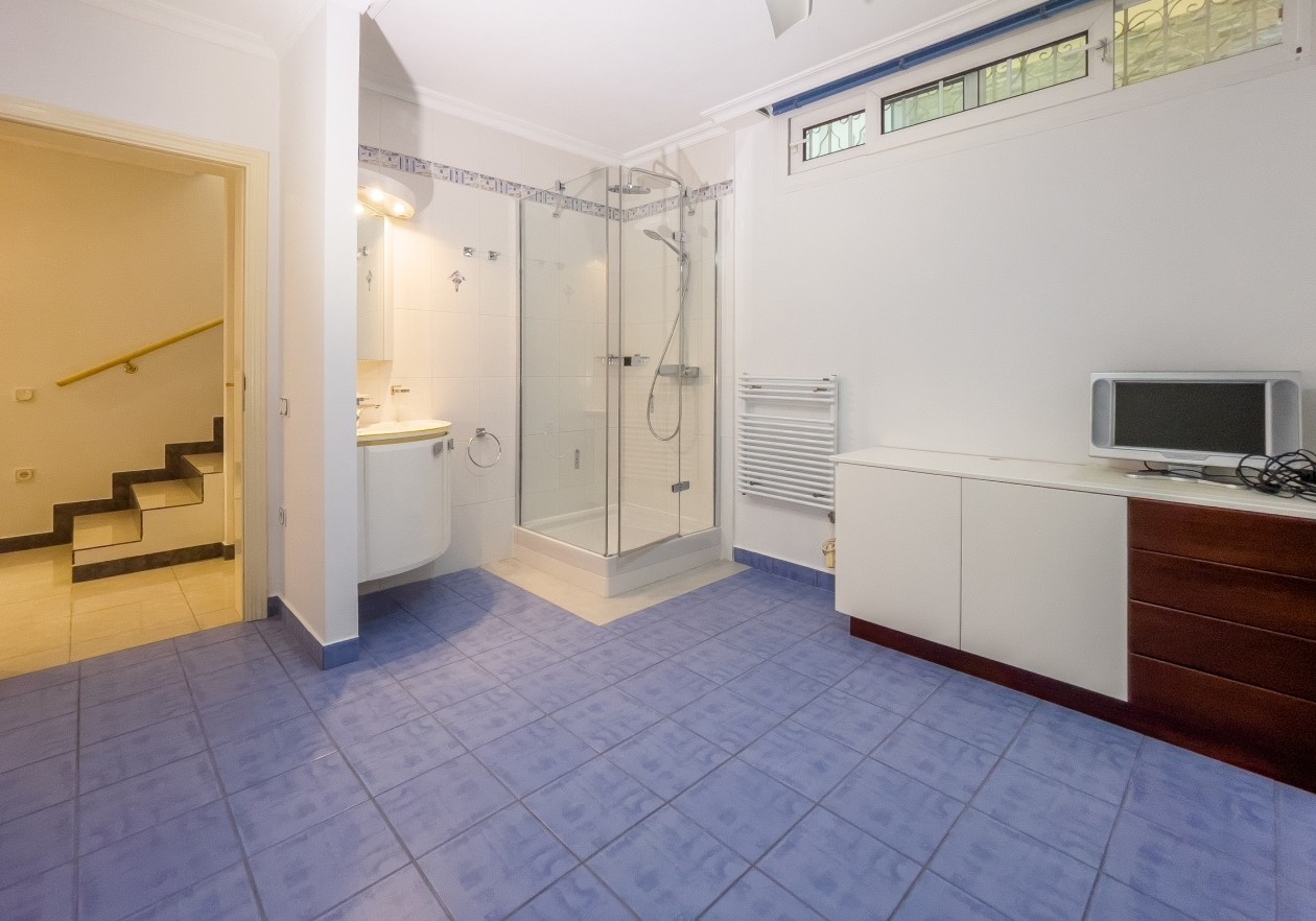 Lujosa villa en el complejo Parque la Duquesa - Bahía del Duque