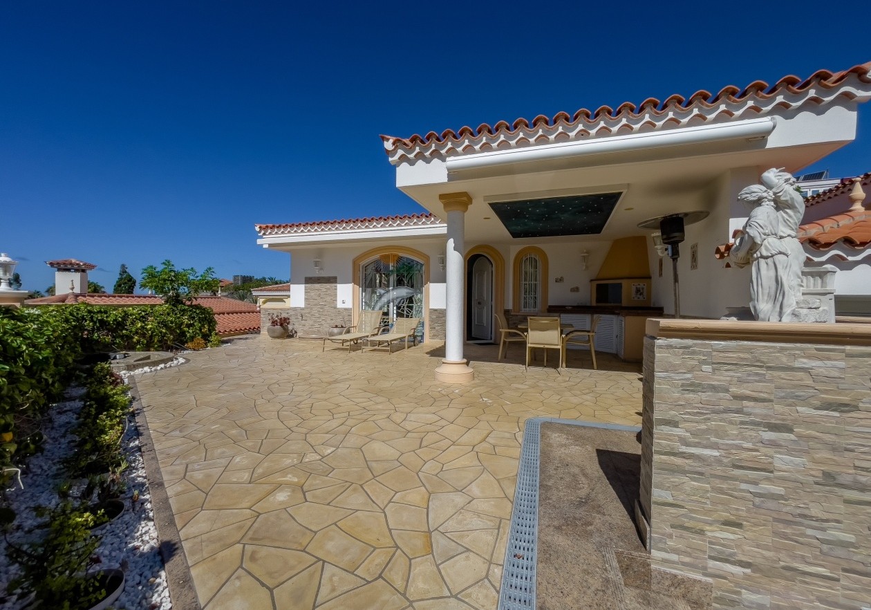 Lujosa villa en el complejo Parque la Duquesa - Bahía del Duque