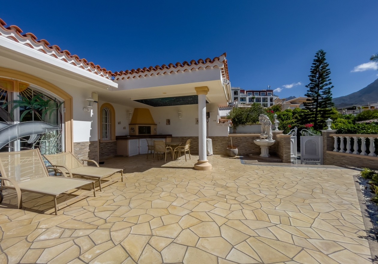 Lujosa villa en el complejo Parque la Duquesa - Bahía del Duque