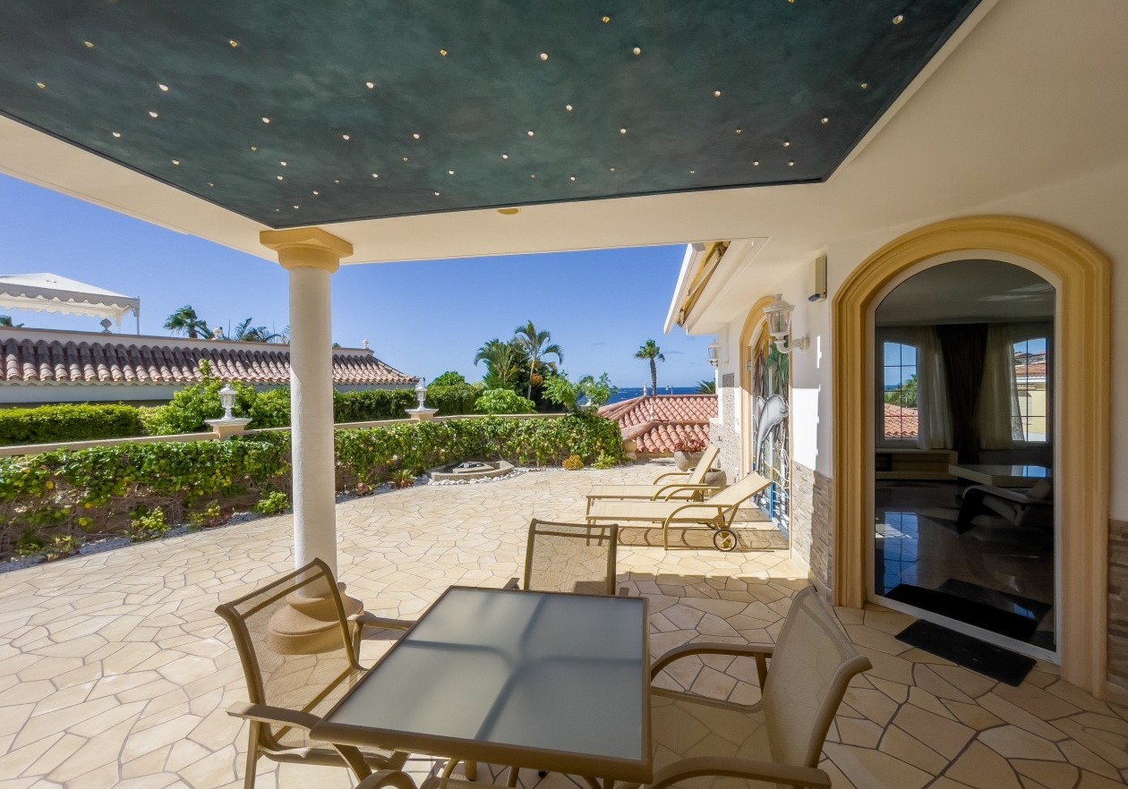 Lujosa villa en el complejo Parque la Duquesa - Bahía del Duque