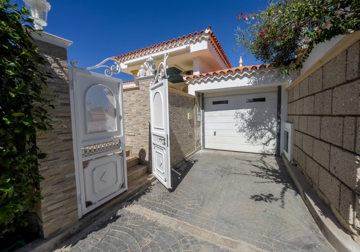 Lujosa villa en el complejo Parque la Duquesa - Bahía del Duque