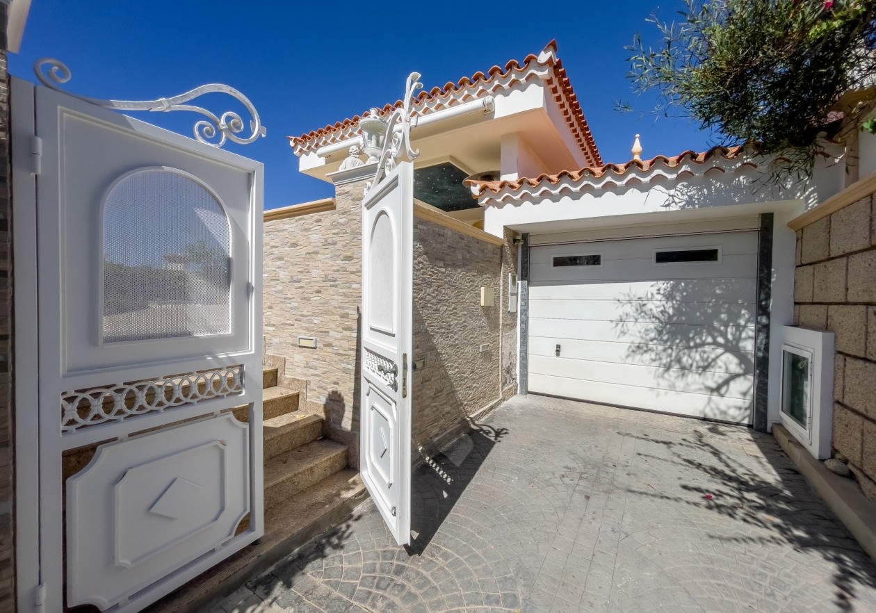 Lujosa villa en el complejo Parque la Duquesa - Bahía del Duque