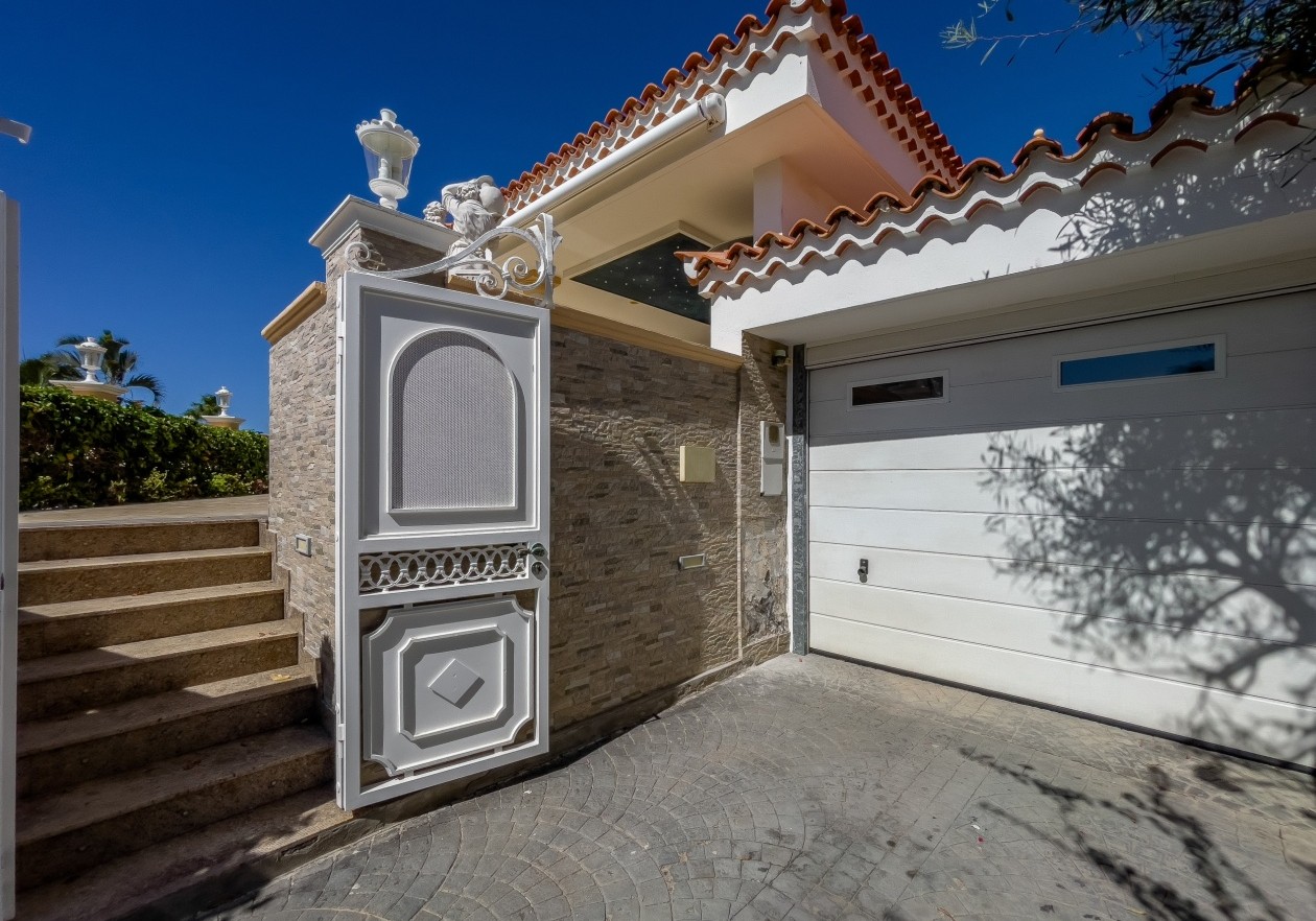 Lujosa villa en el complejo Parque la Duquesa - Bahía del Duque