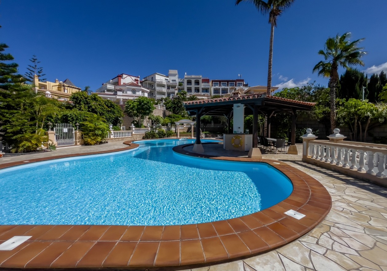 Lujosa villa en el complejo Parque la Duquesa - Bahía del Duque