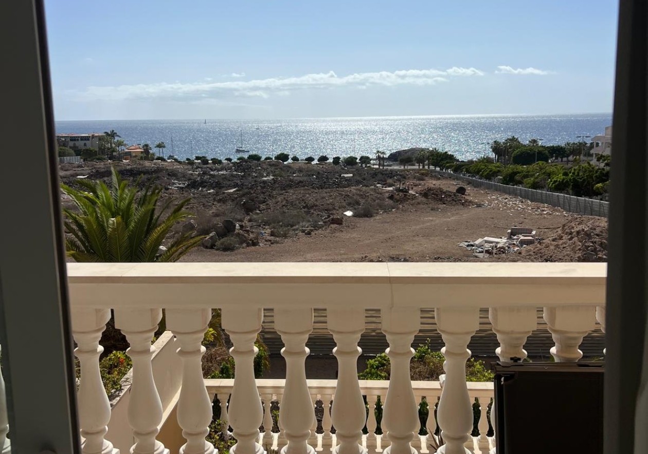 Apartamento con vistas al mar en Parque Tropical – Los Cristianos