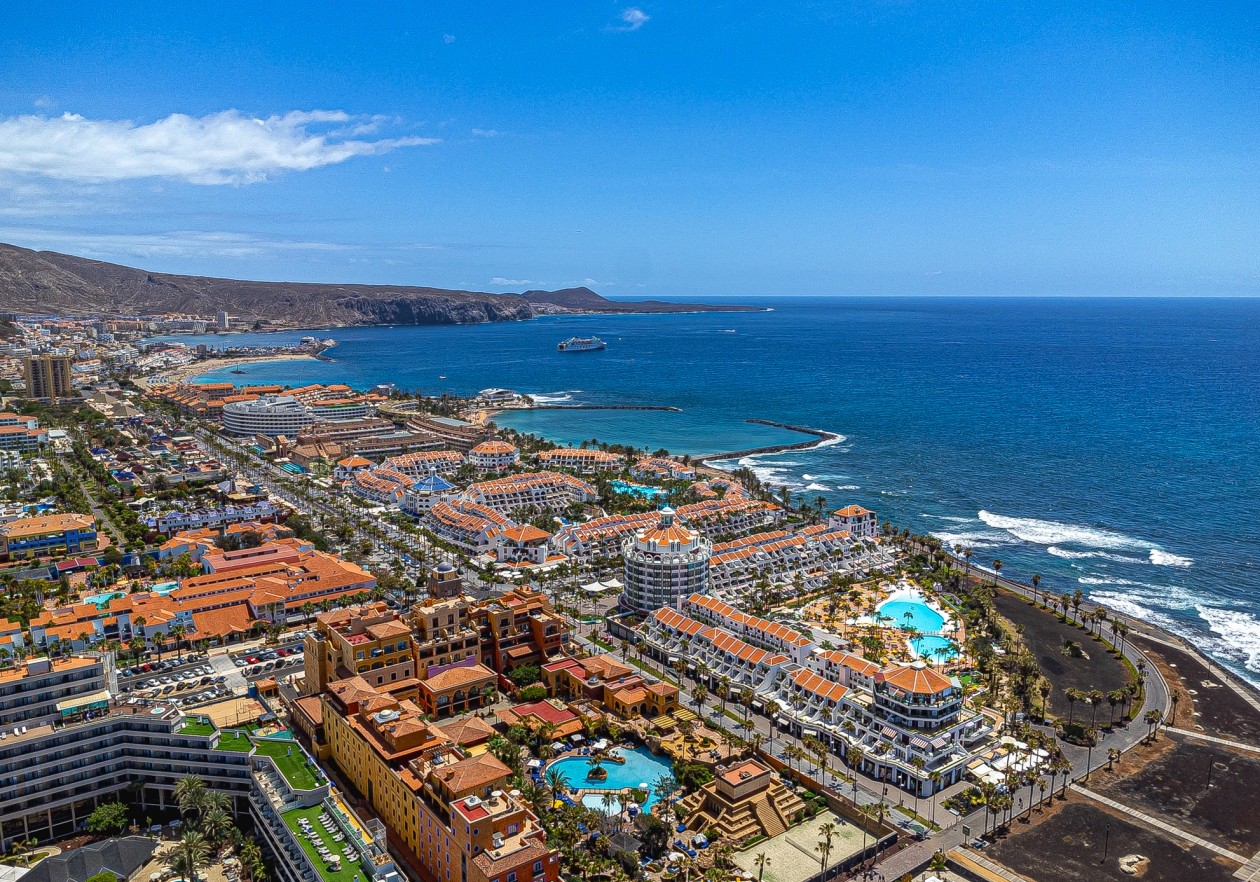 Studio with large terrace and panoramic views in Parque Santiago IV