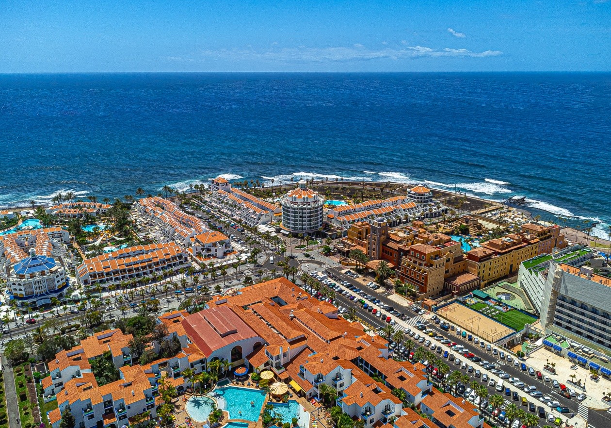 Studio with large terrace and panoramic views in Parque Santiago IV