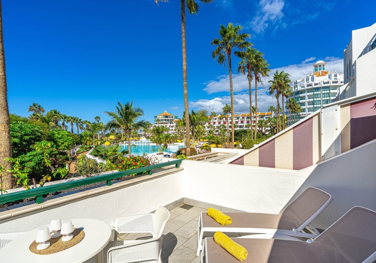 Studio with large terrace and panoramic views in Parque Santiago IV