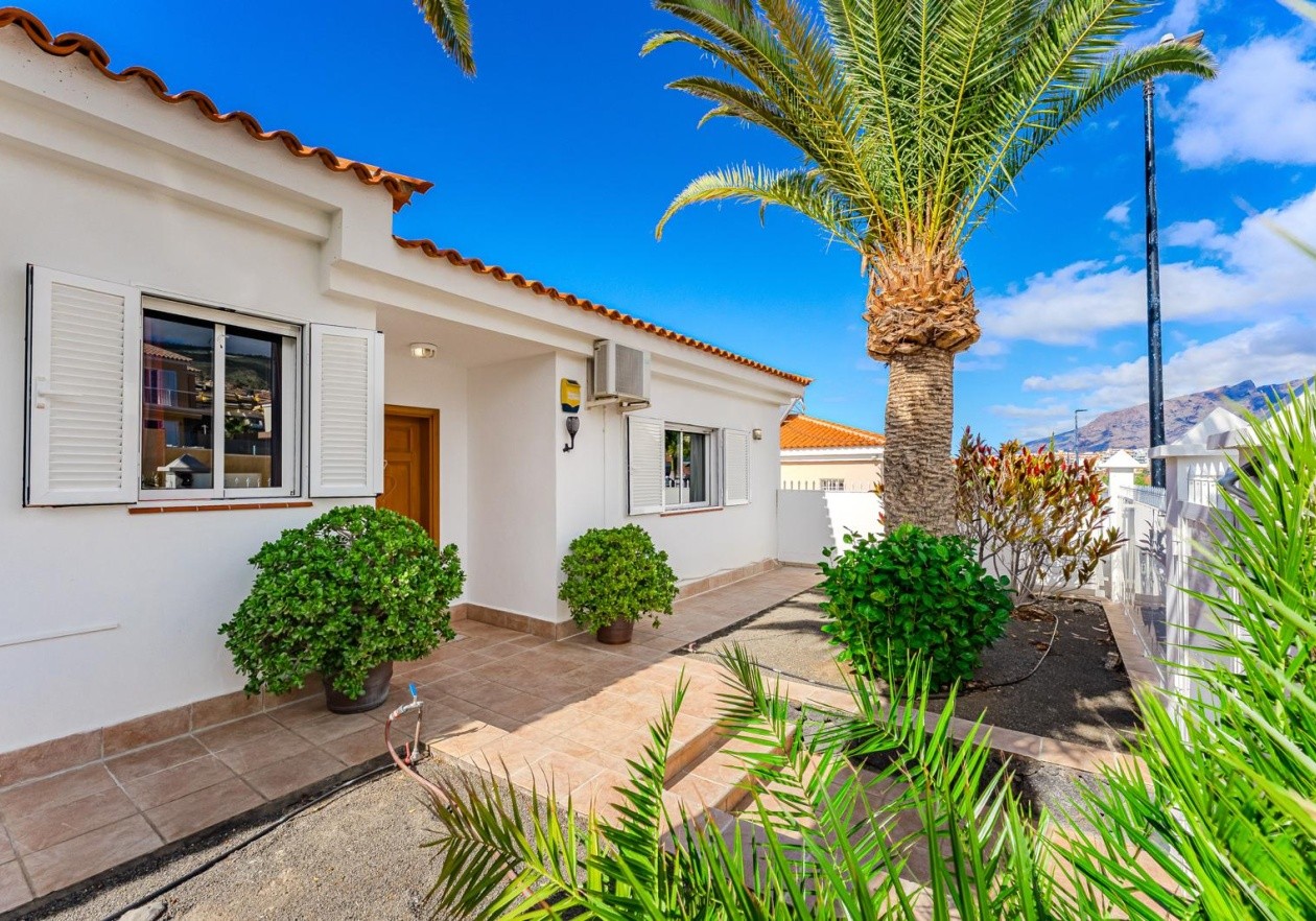 Exclusiva villa en Playa de la Arena - Puerto de Santiago