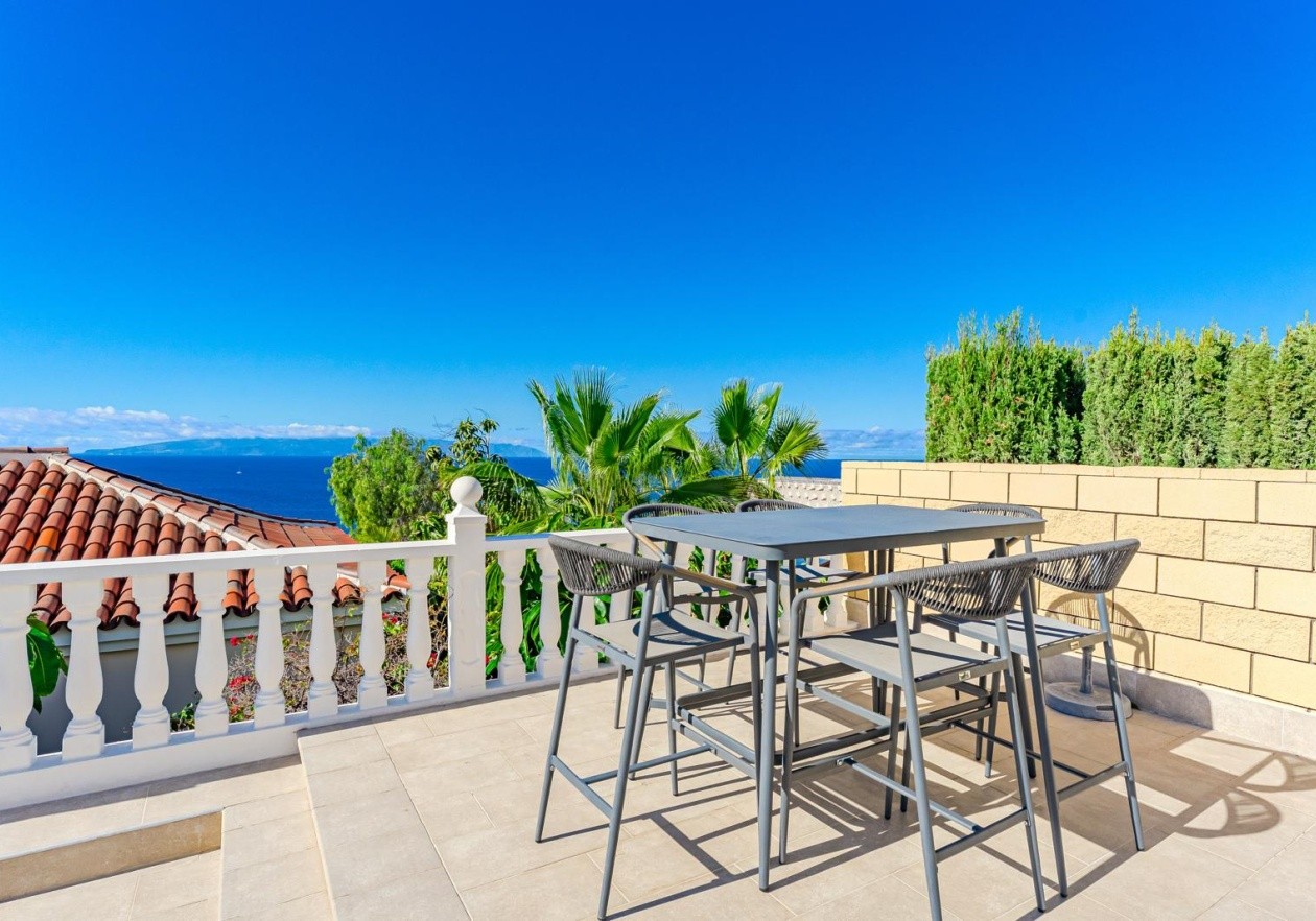 Exclusiva villa en Playa de la Arena - Puerto de Santiago