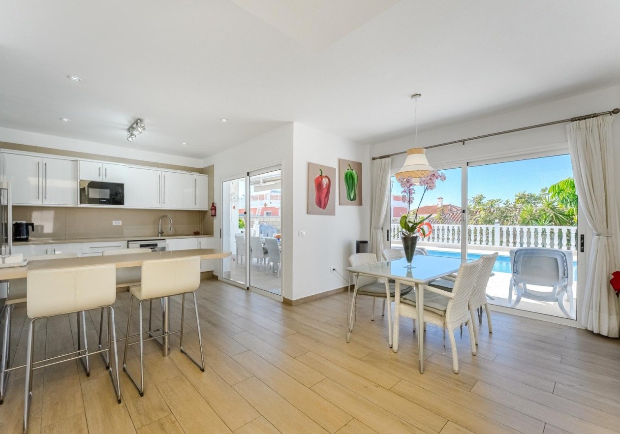 Exclusiva villa en Playa de la Arena - Puerto de Santiago