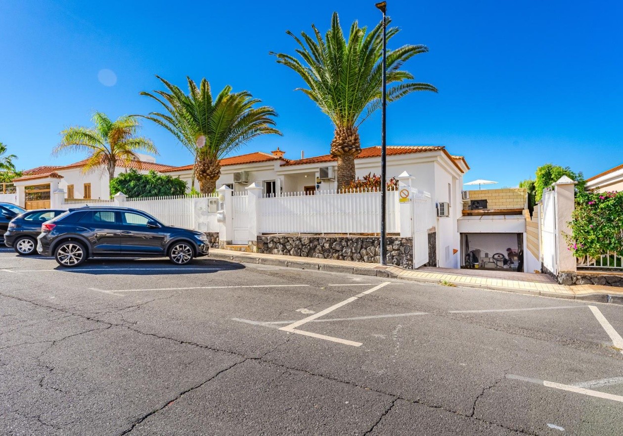 Exclusiva villa en Playa de la Arena - Puerto de Santiago