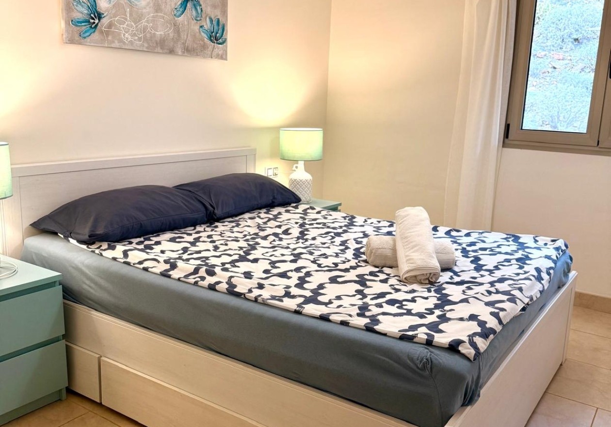 Apartamento de 1 dormitorio con amplia terraza en Palm-Mar - Arona