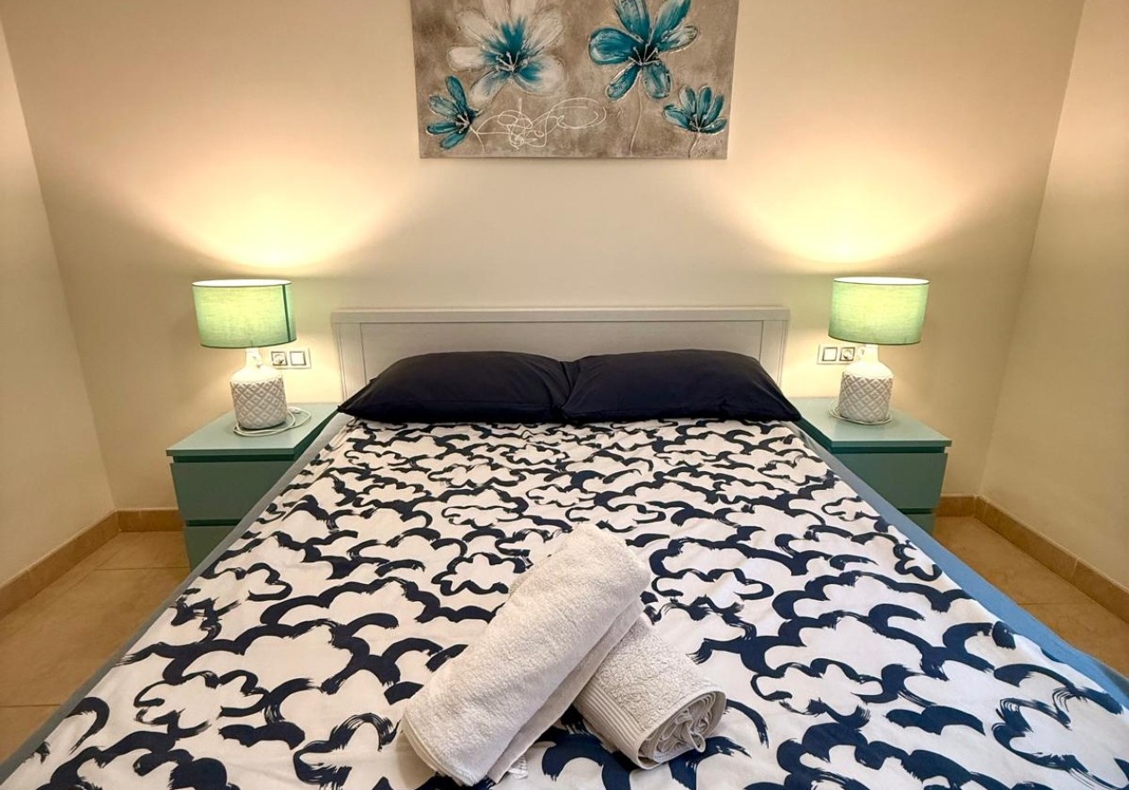 Apartamento de 1 dormitorio con amplia terraza en Palm-Mar - Arona