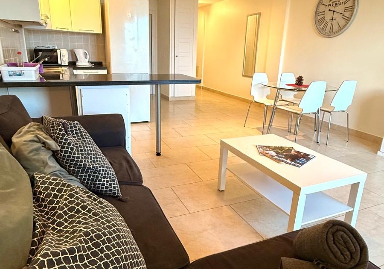 Apartamento de 1 dormitorio con amplia terraza en Palm-Mar - Arona