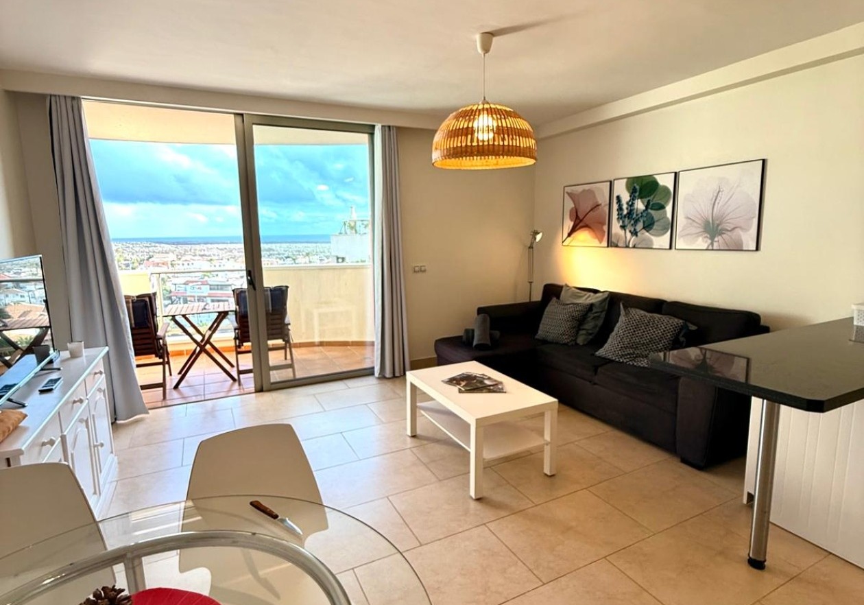 Apartamento de 1 dormitorio con amplia terraza en Palm-Mar - Arona