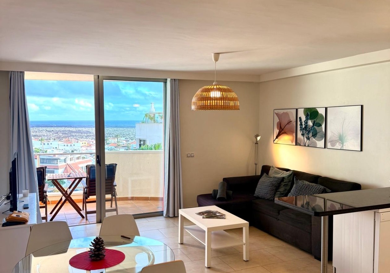 Apartamento de 1 dormitorio con amplia terraza en Palm-Mar - Arona