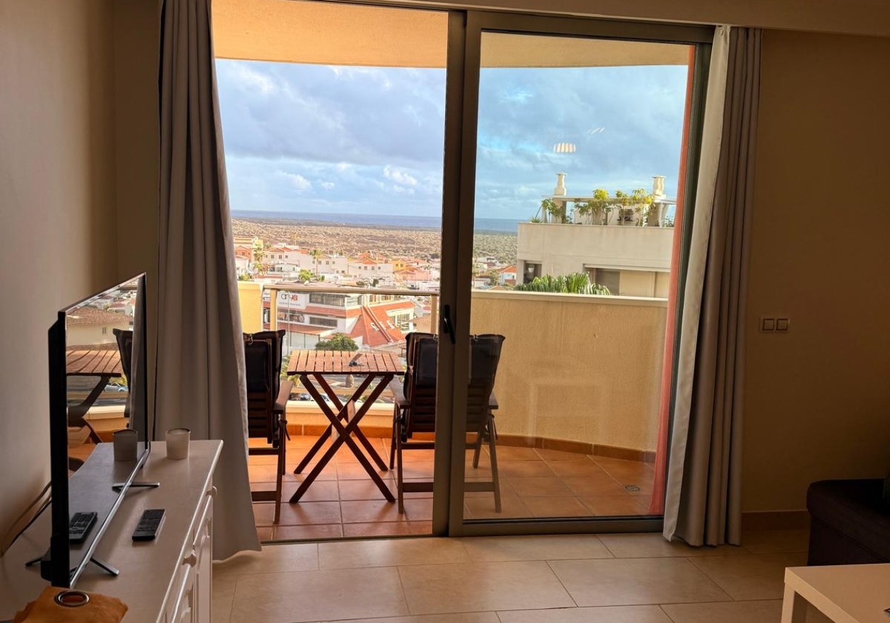 Apartamento de 1 dormitorio con amplia terraza en Palm-Mar - Arona