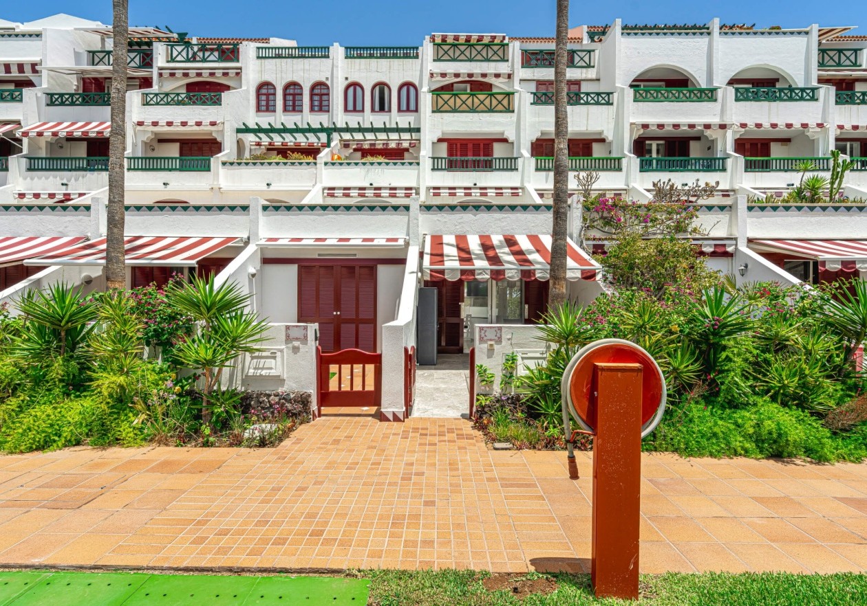 Modern design Studio Apartment in Parque Santiago IV – Playa de Las Américas
