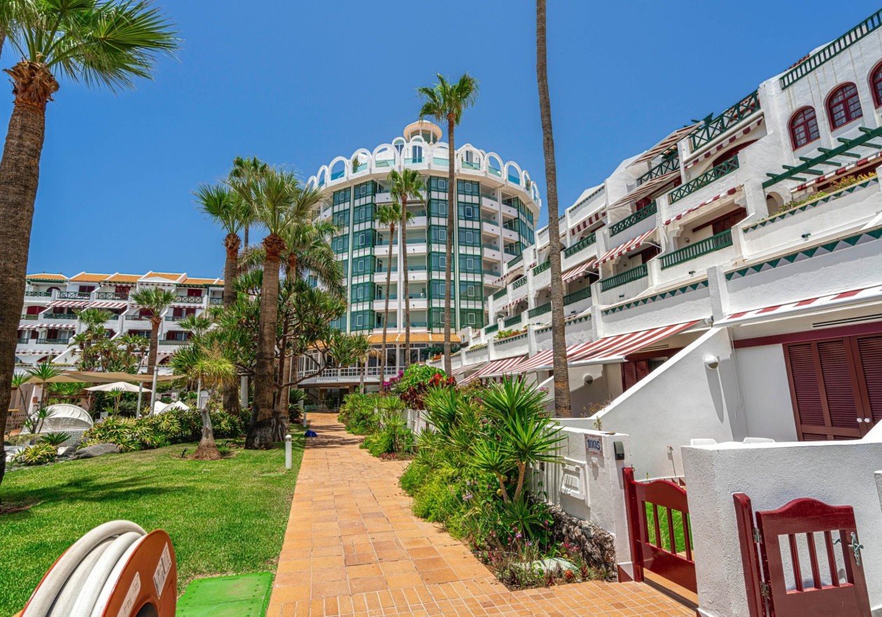 Modern design Studio Apartment in Parque Santiago IV – Playa de Las Américas